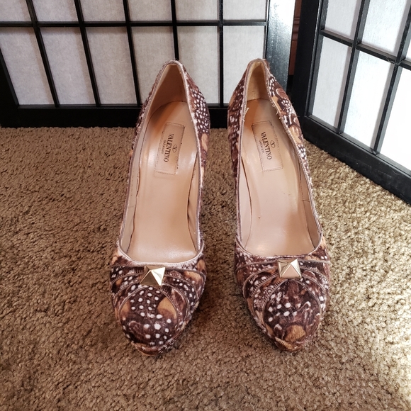 Valentino Rockstud Feather Print High Heels - Picture 5 of 14